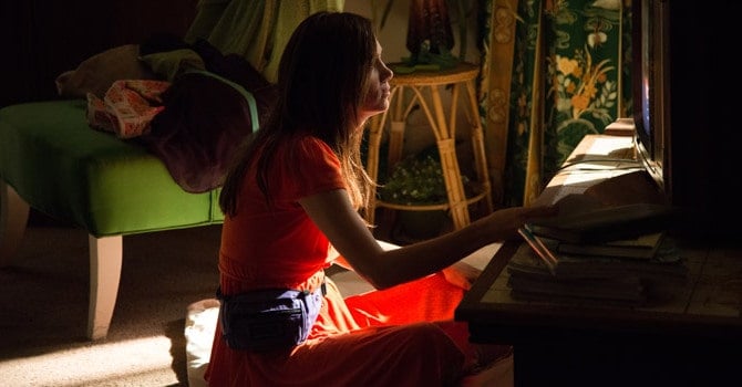 WELCOME TO ME Starring Kristen Wiig Gets a New Poster 1 welcometome