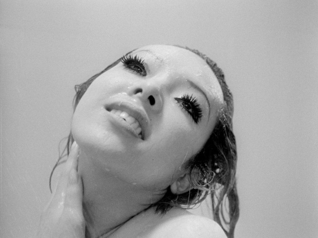 FUNERAL PARADE OF ROSES Review 2